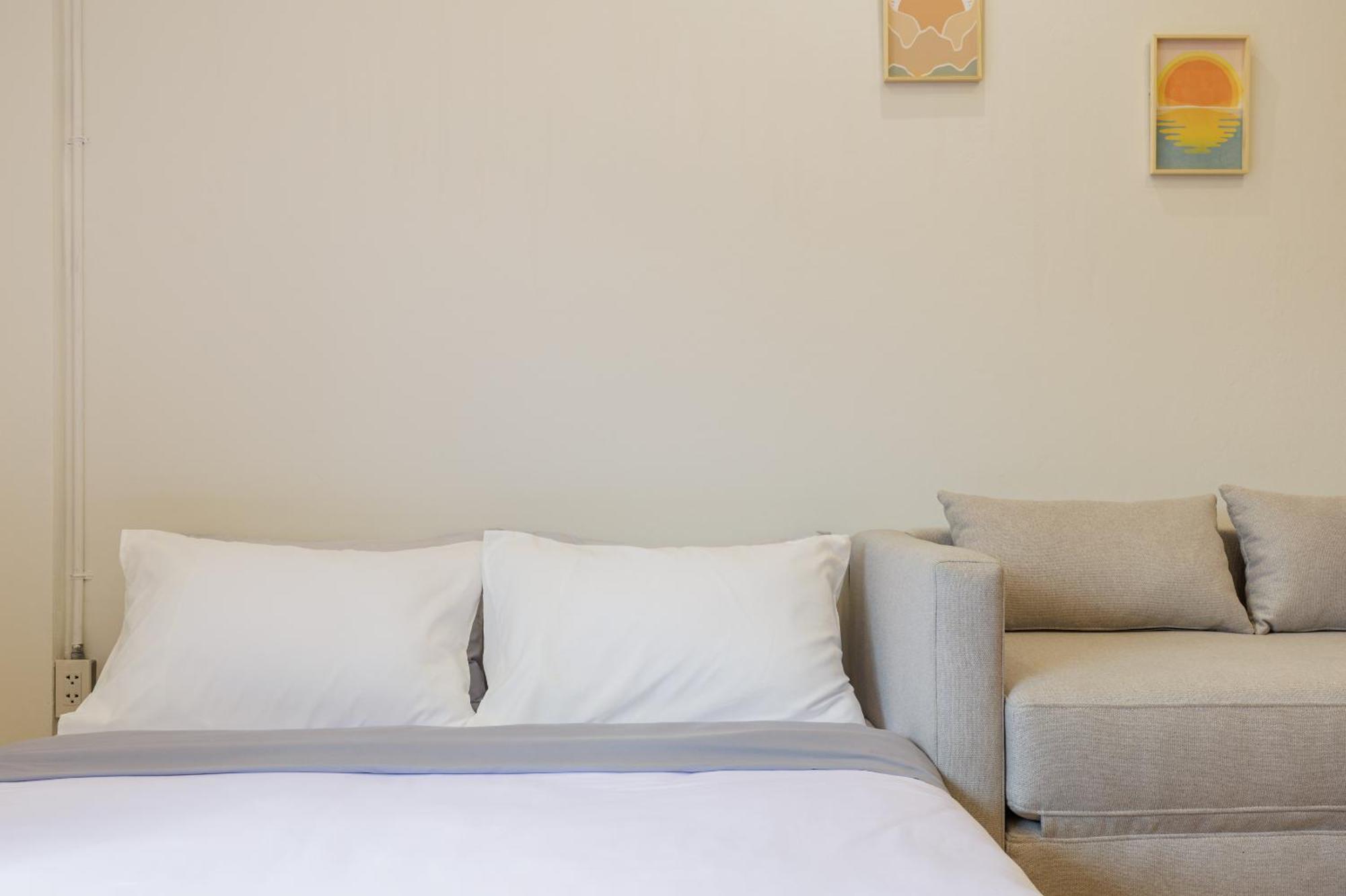 Wabisabi Bangkok 3 Min To Train Station Hotel Екстериор снимка